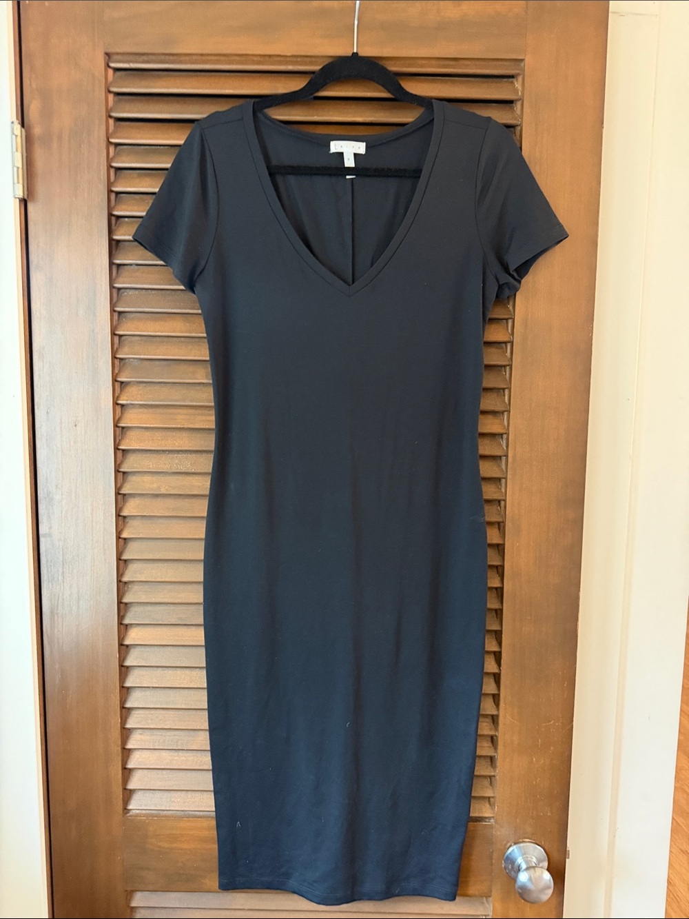 Leith Classic Black V-Neck Short Sleeve Dress